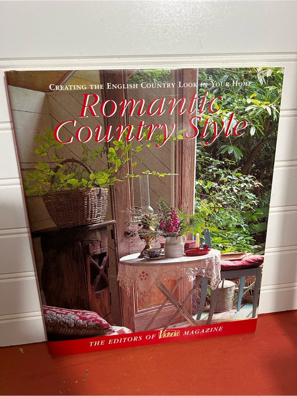 Romantic Country coffee table decorating book